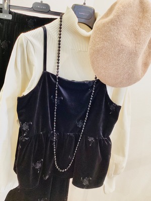ベロア刺繍使いキャミベスト