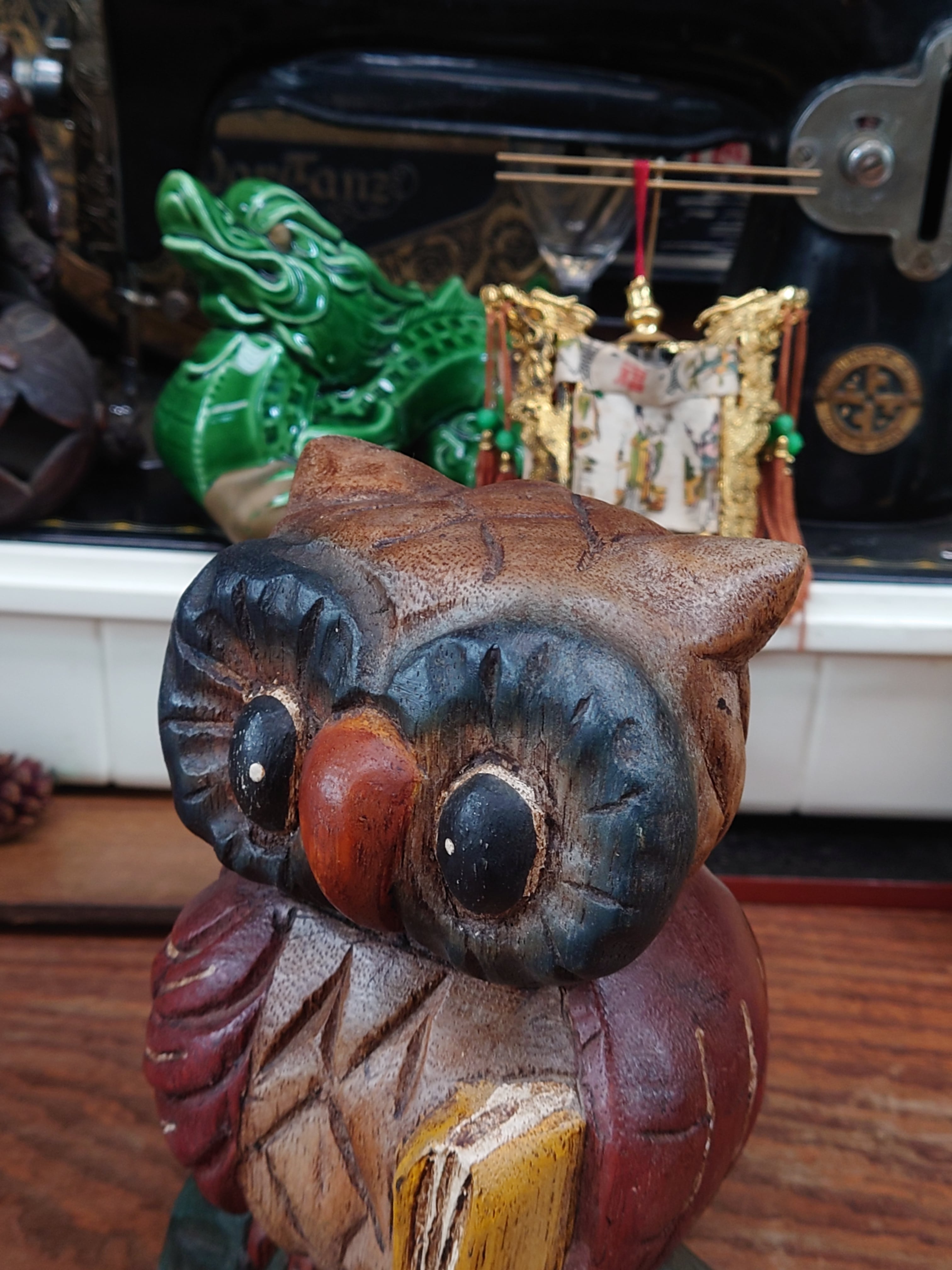 縁起物　フクロウ置物 津軽びいどろ 親 ふくろう 梅重 赤 還暦 縁起物 招福 ガラス フクロウ