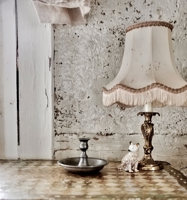 フランス 沈黙の灰銀色とキャンドルスタンド fleur de lys アンティーク