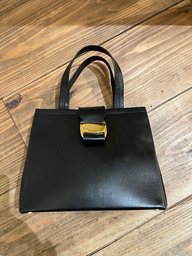 Salvatore Ferragamo / vintage leather vara hand bag.