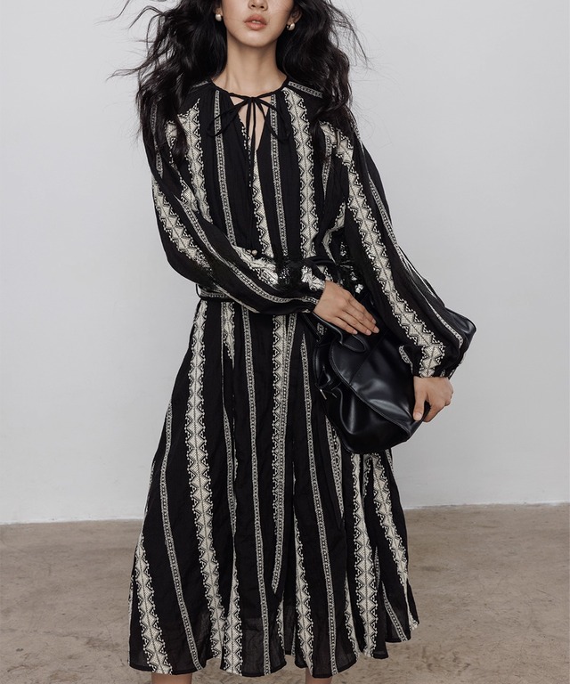 ストライプ刺しゅうワンピース【w-30070】