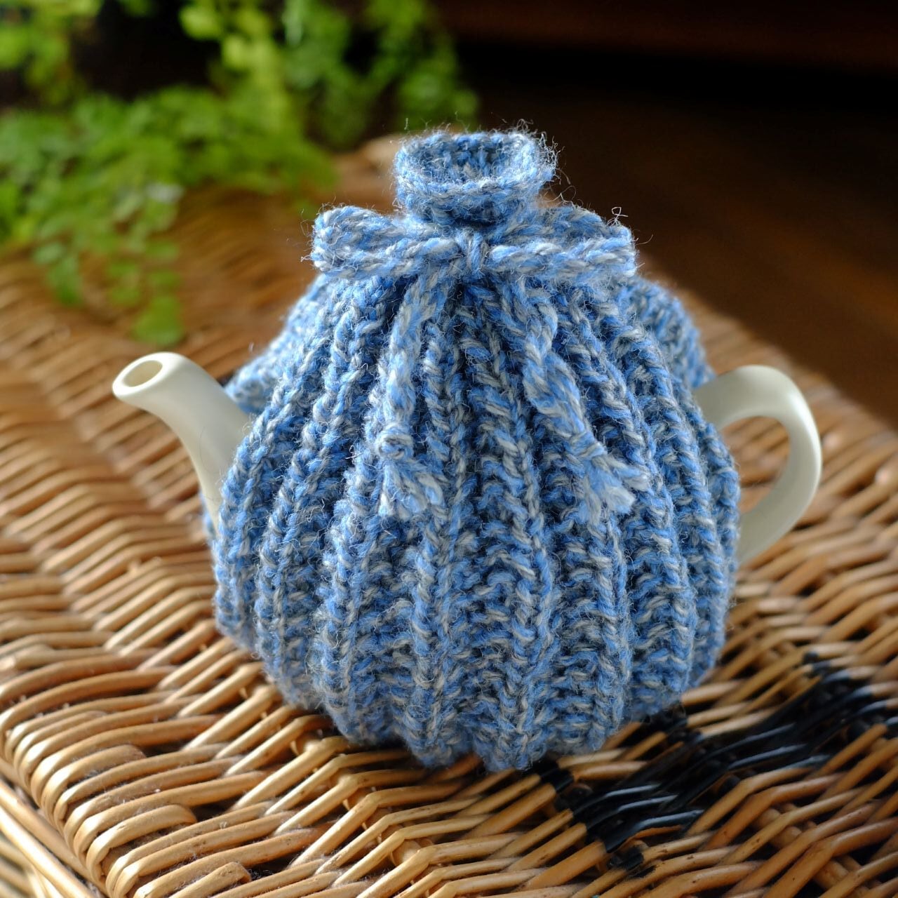 《手編みkoko'sティーコージー》ミックス毛糸ミステイクリブ編み