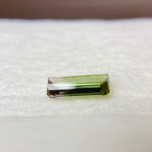淡いカラー　バイカラートルマリン No.4　約1.00ct