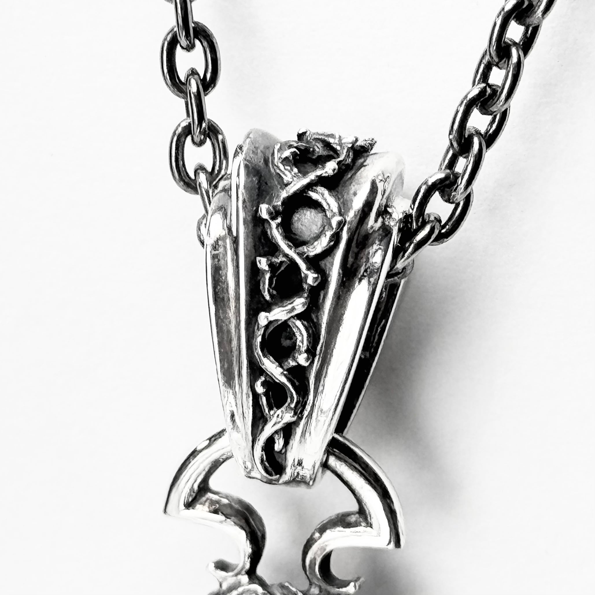 F.A.L デッドインファントペンダント | Gift Rover（ギフトローバー）