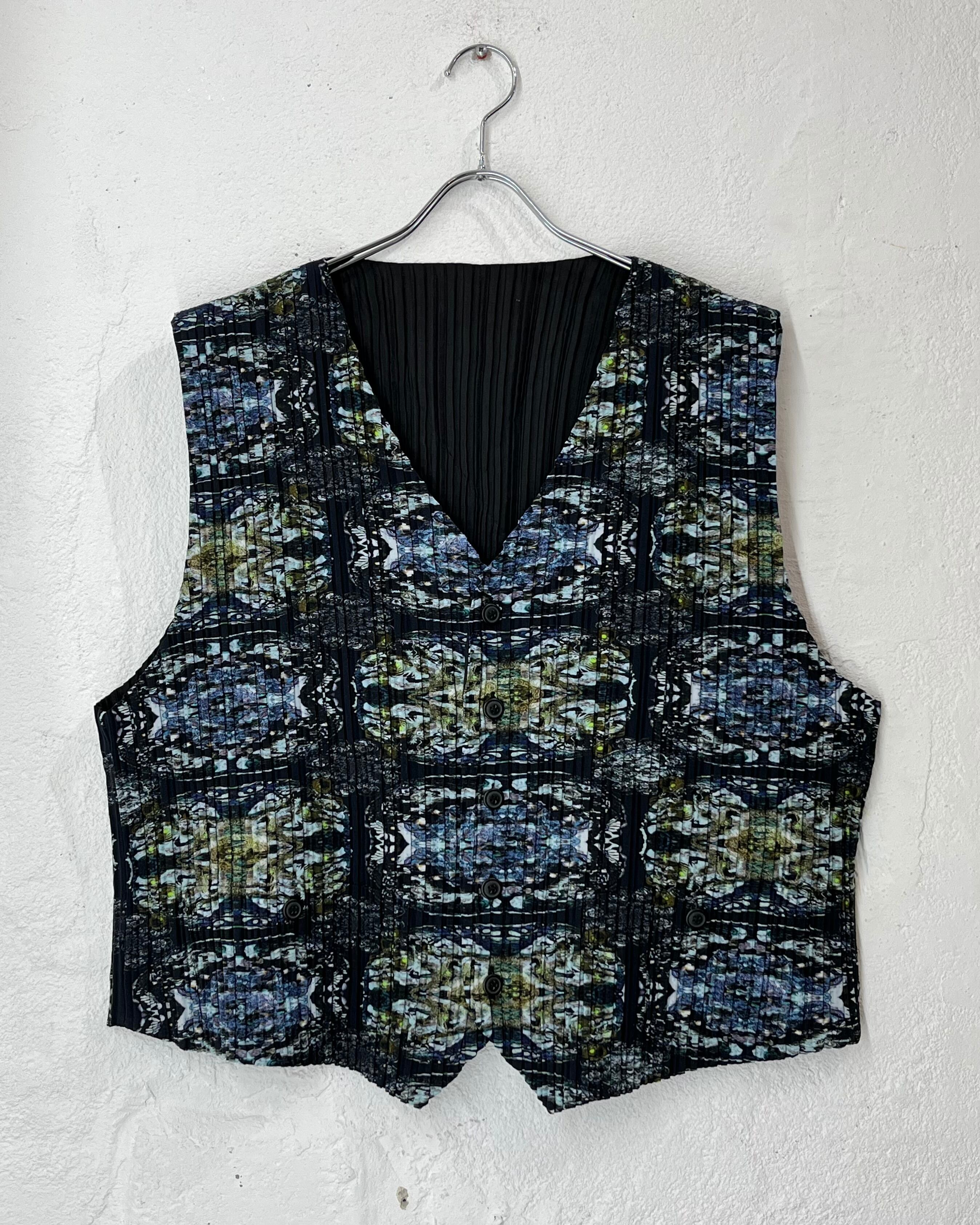 USED Total Pattern Pleats Vest