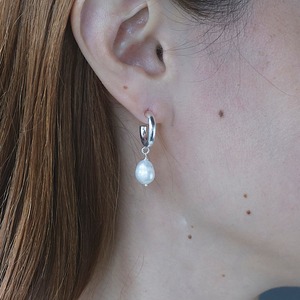 Elenaピアス・イヤリング シルバー