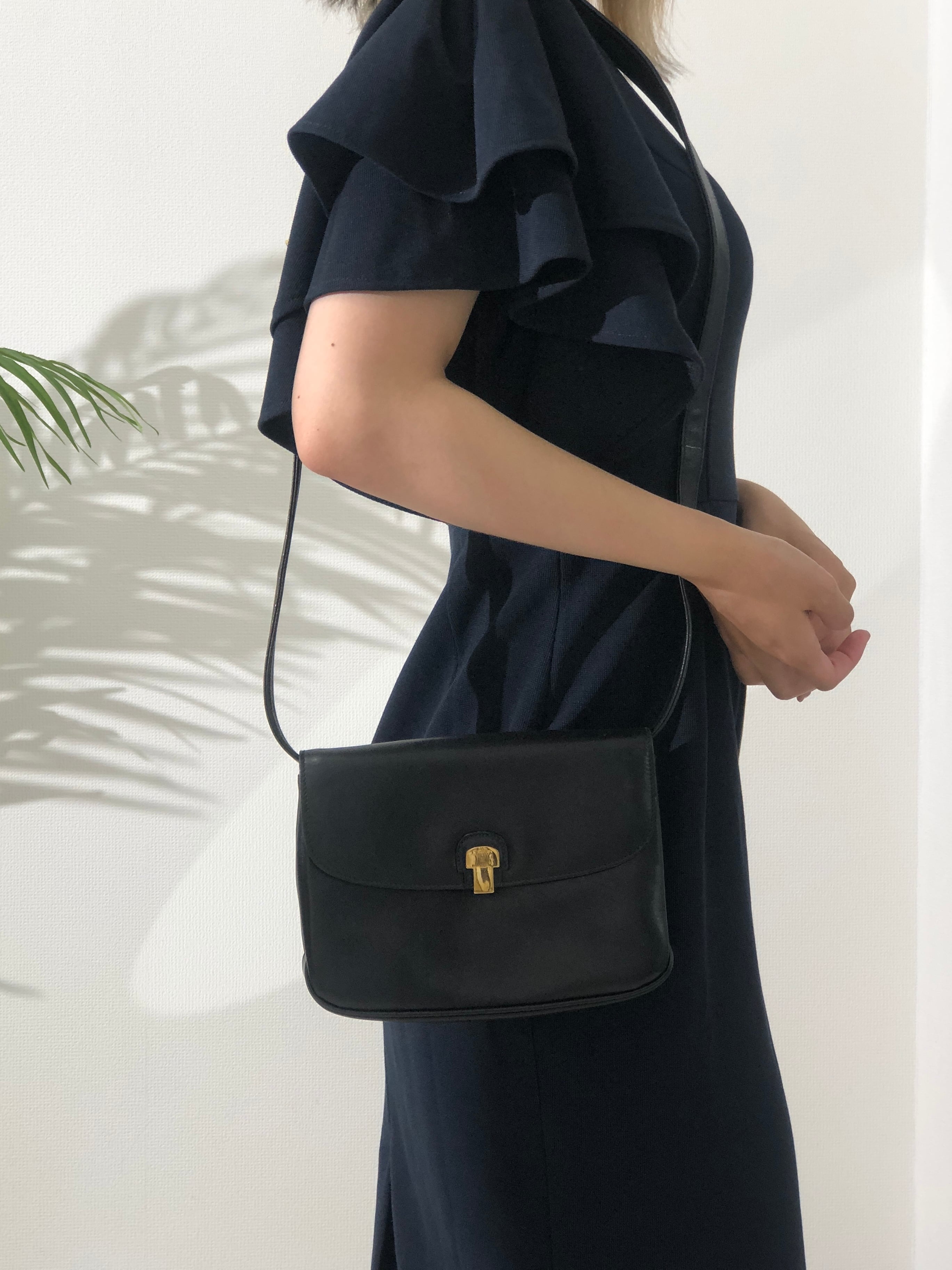 CELINE セリーヌ ブラゾン レザー ショルダーバッグ ブラック CELINE セリーヌ ブラゾン レザー ショルダーバッグ ブラック