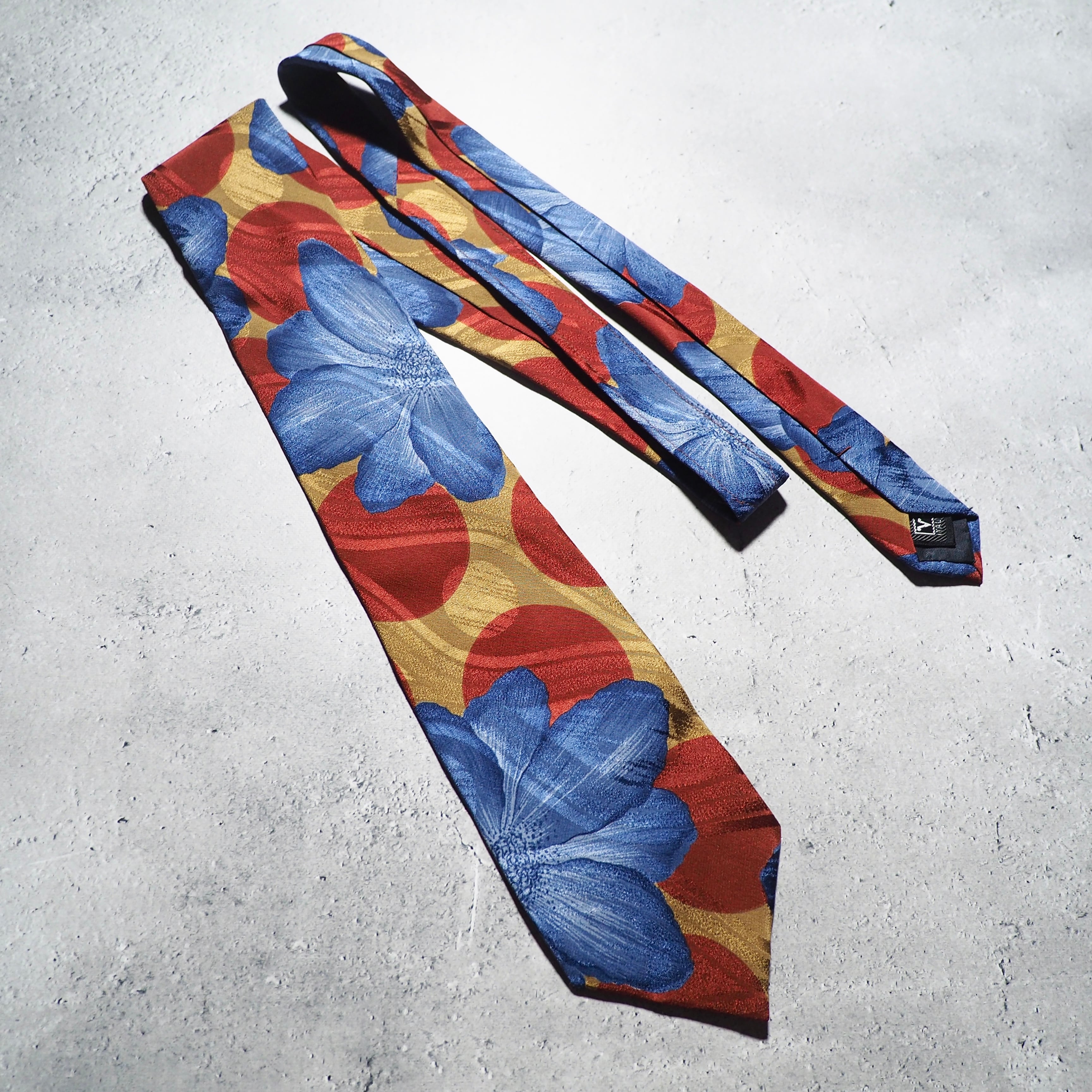 Beautiful cold flower × Dot pattern vintage silk Tie