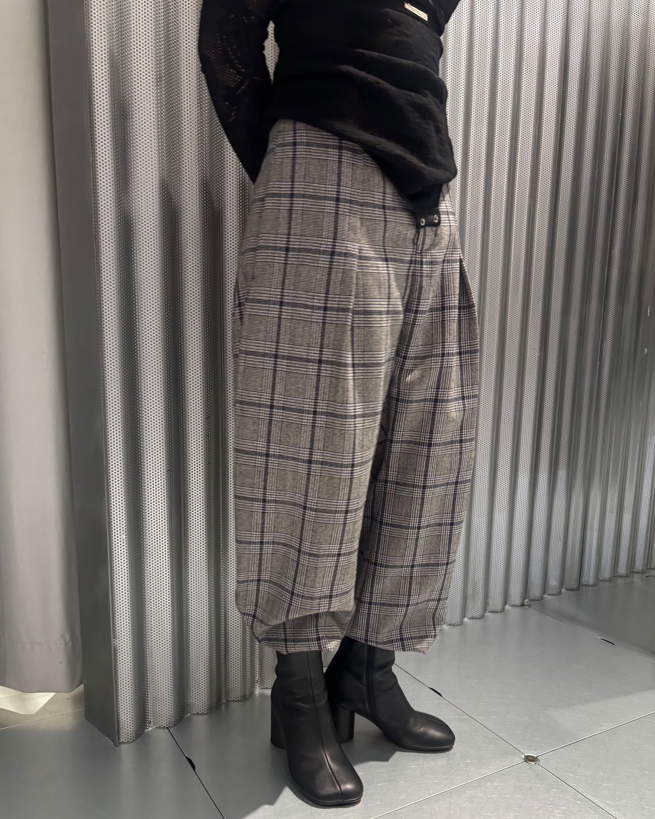 【26AW | WOMEN】AKIKOAOKI アキコアオキ / パンツ /  Ankle tucked trousers-03 AA26AW-P03-03 - 2
