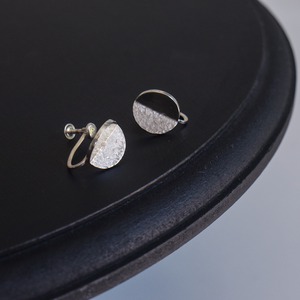 round earring / m