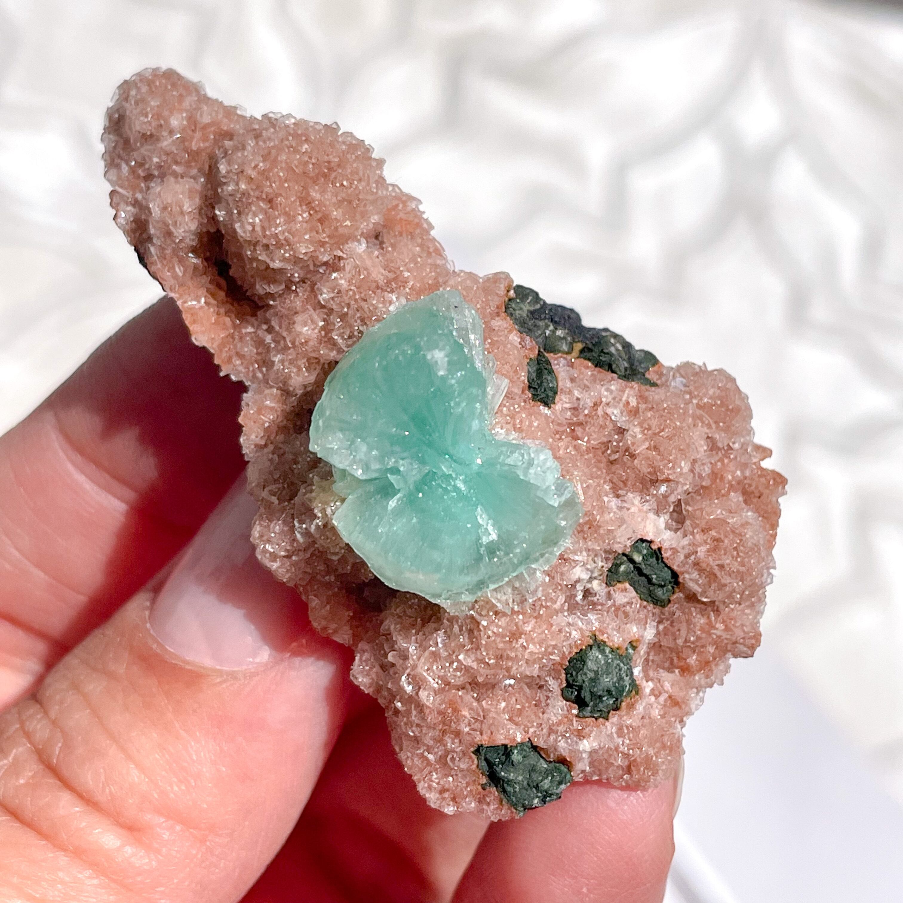 Flower Green Apophyllite 17 ✧ フラワーグリーンアポフィライト