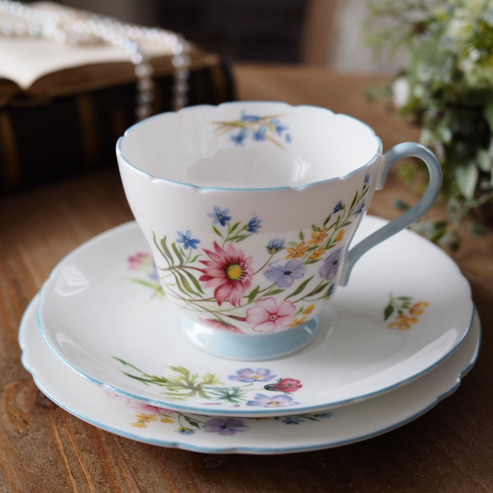 美品！！訳あり！ 食器/7点セット/アイボリー/花模様 美品！！訳あり！ 食器/アイボリー/花模様 【公式通販】