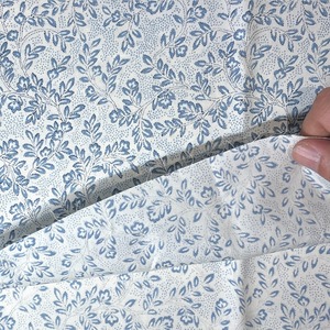 ★CT268◆オーダー1m単位◆綿100%ブロード生地◆花リーフ柄+英字◆ライトブルー系