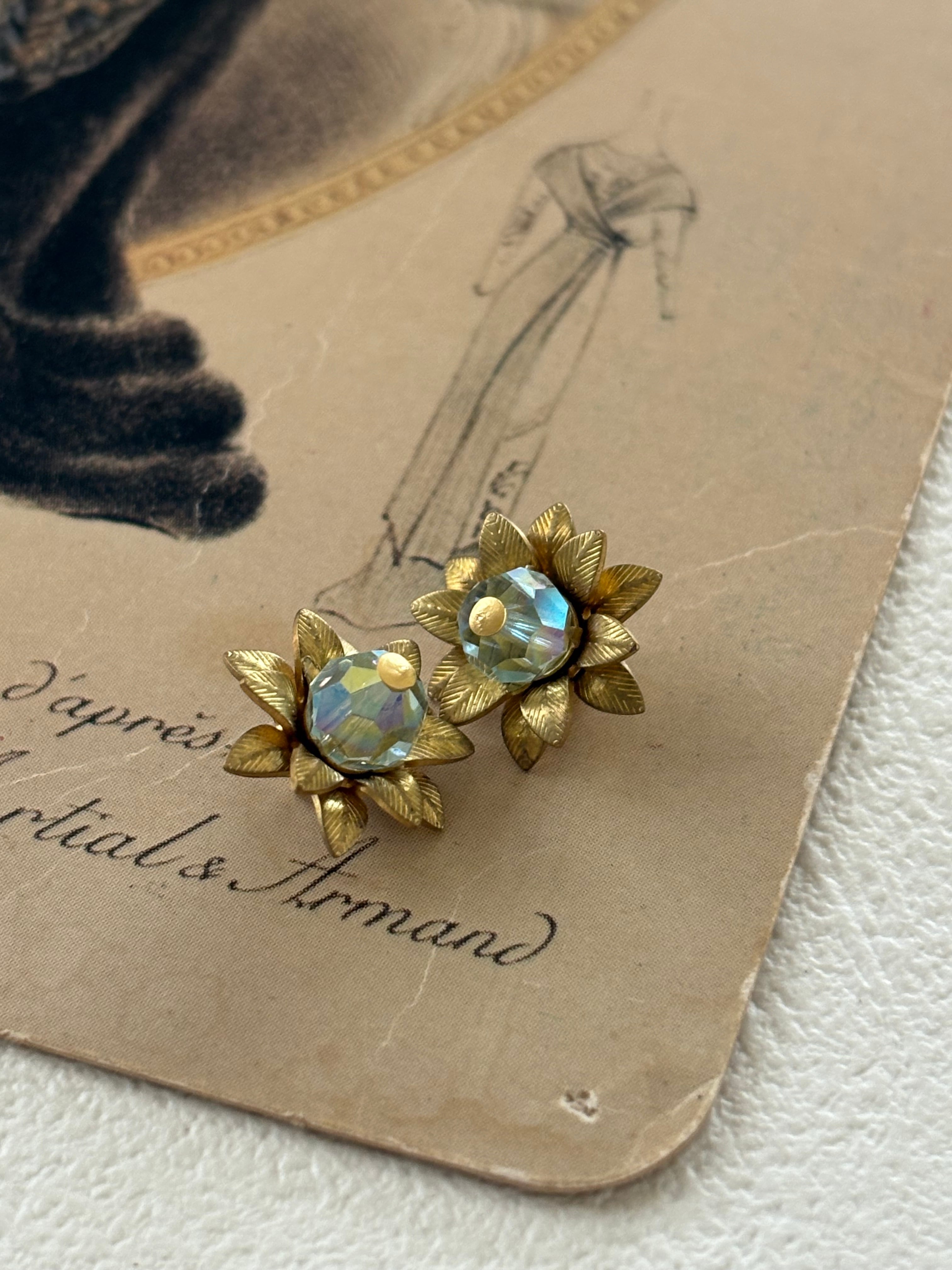 輸入デザインパーツ 小さな立体お花型パーツ 真鍮 クリスタルビーズ USA ゴールド アクセサリーパーツ デコレーション材