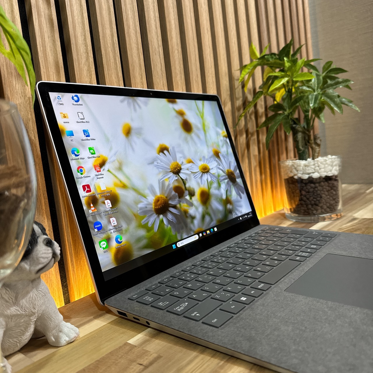 \ 公式ショップ限定価格❣️/ 美品《タッチパネル式》Surface Laptop 4 プラチナ 第11世代 メモリ8GB SSD256GB 最新ノートパソコン 安心サポート&3ヶ月保証付き