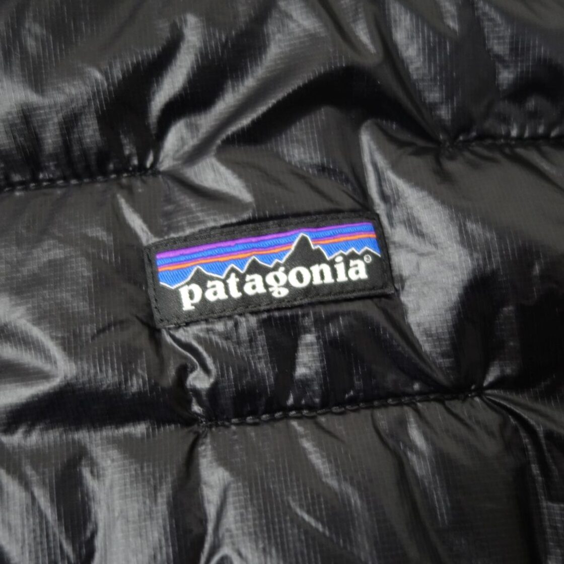 美品 パタゴニア patagonia マイクロパフフーディ STY84030 メンズS 