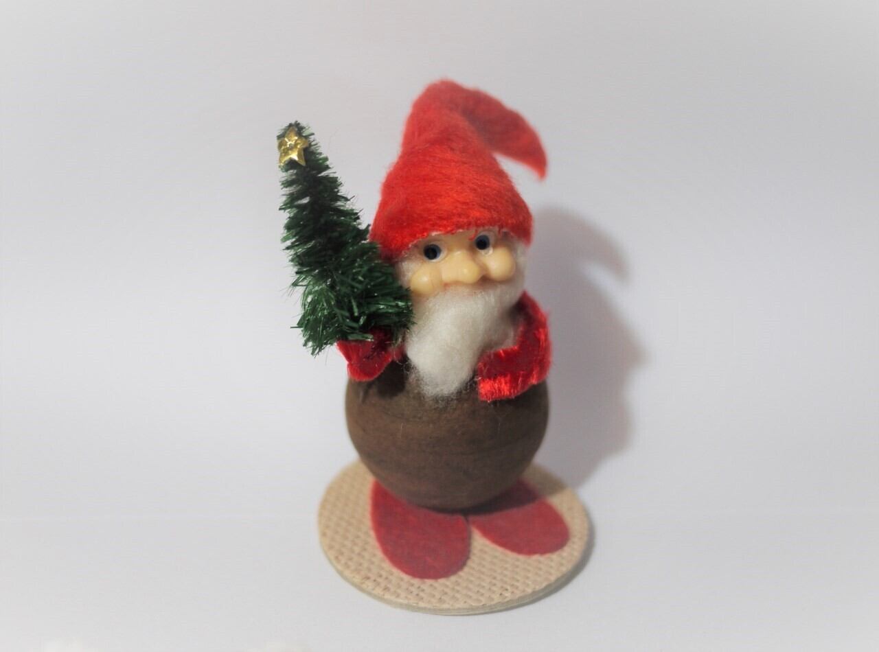 もみの木を持ったサンタクロース クリスマスオーナメント