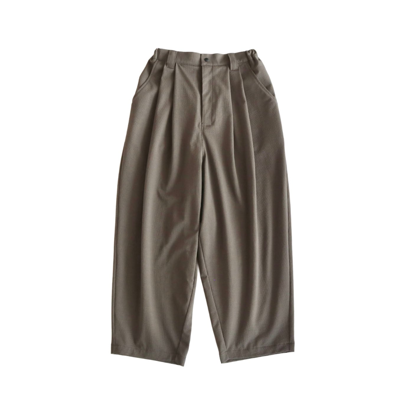 9月下旬までにお届け】nancoi nancoi 2 tuck tapered loose fit pants