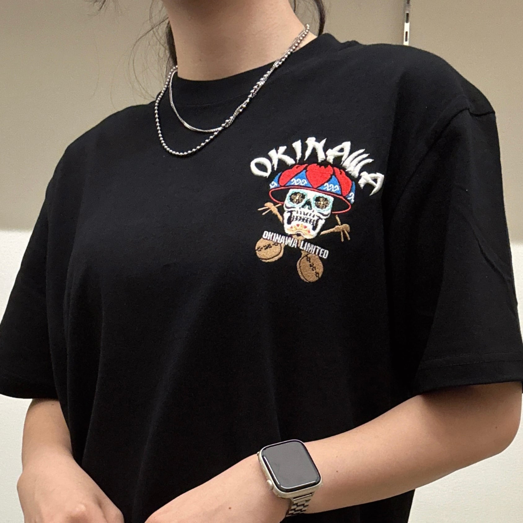 刺繍Tシャツ】左胸沖縄ロゴ花笠スカル | RADIANT JAPAN