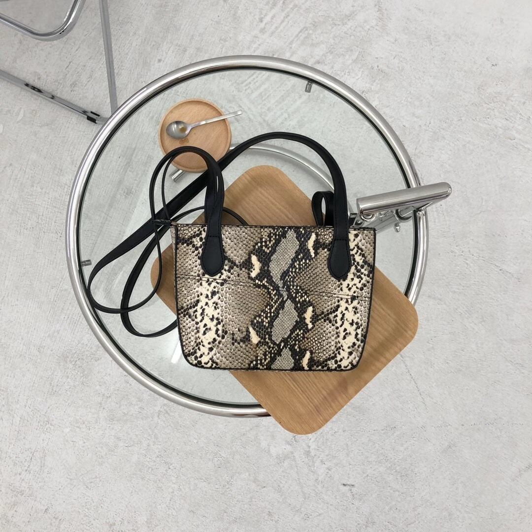 切り替えライン入り　ショルダーバッグ　AS103-003