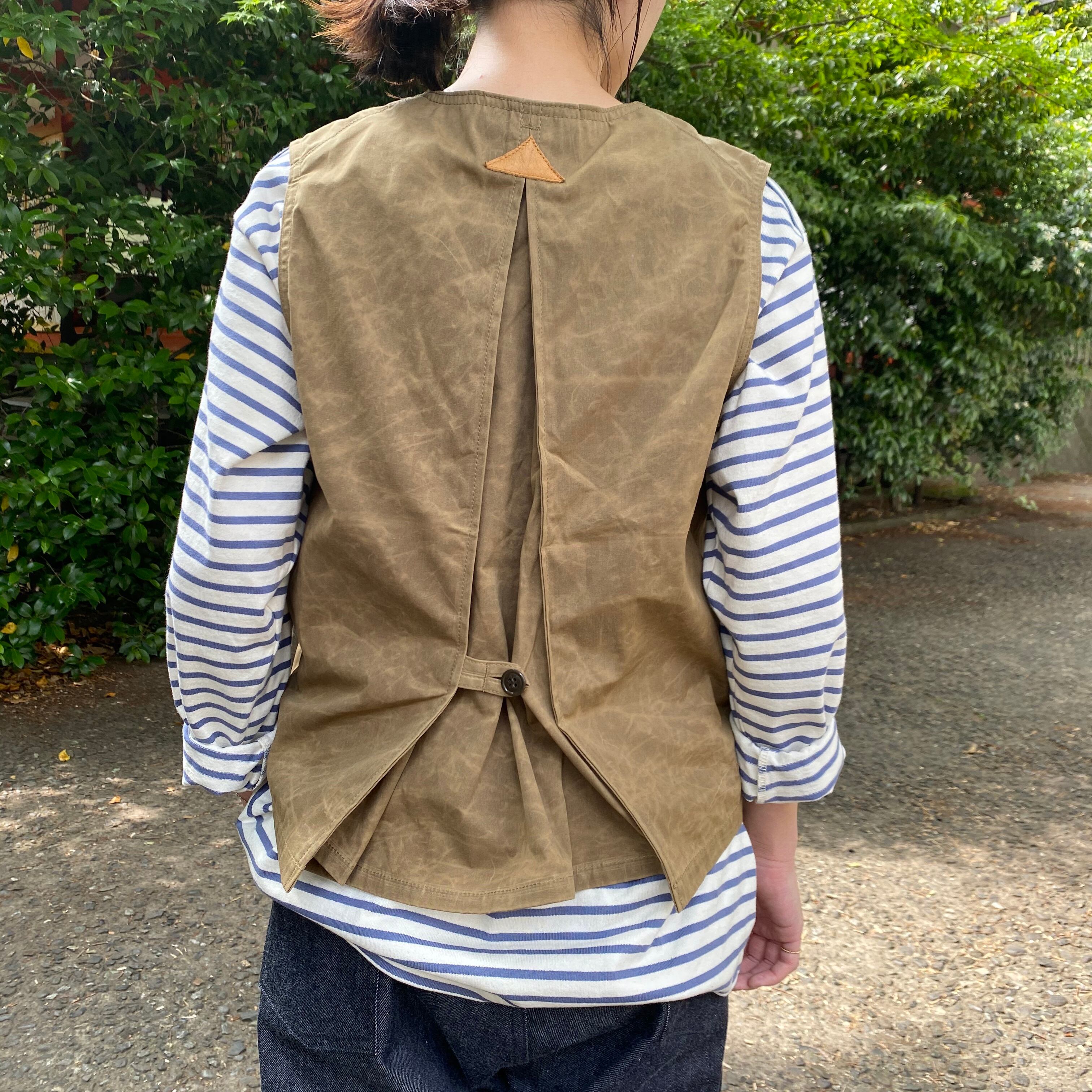 KENNETH FIELD(ケネスフィールド)VEST PARAFFIN / DARK TAN | Debby