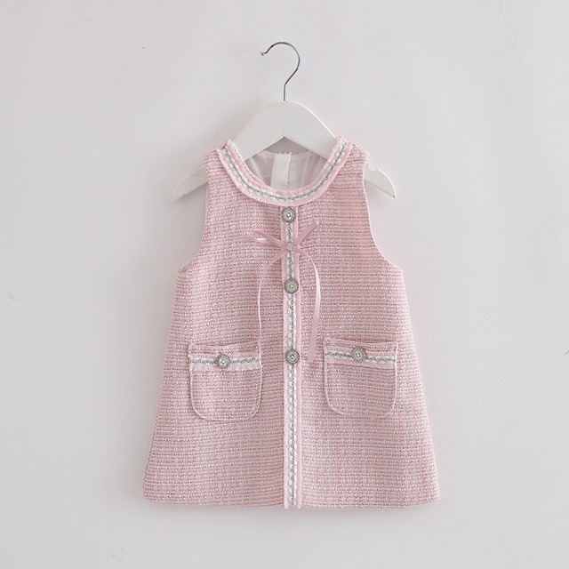 キラキラボタンの桜色ツイードワンピース