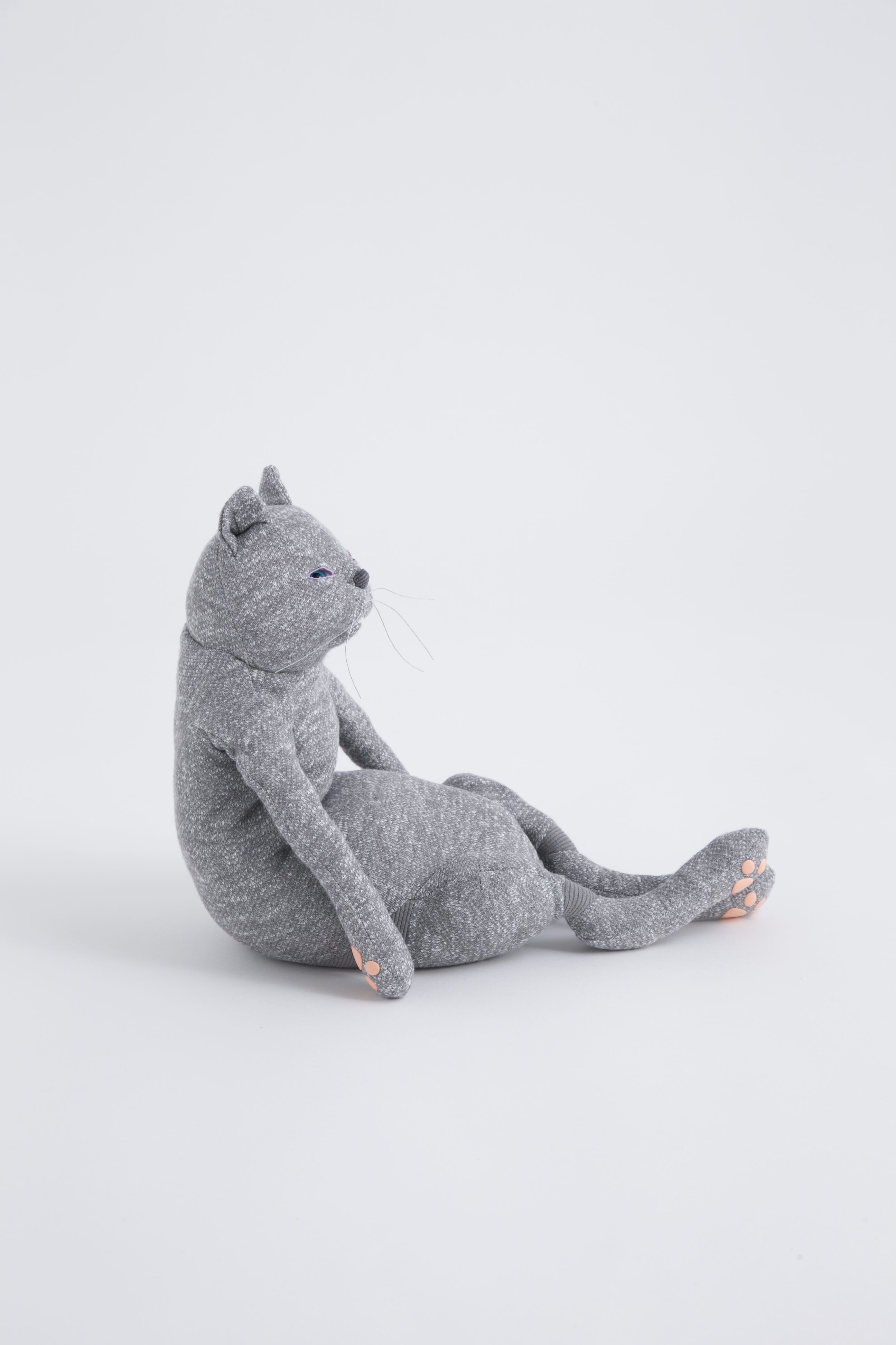 猫ぬいぐるみ 濃グレー(FD16-CS-1BK) gnocco