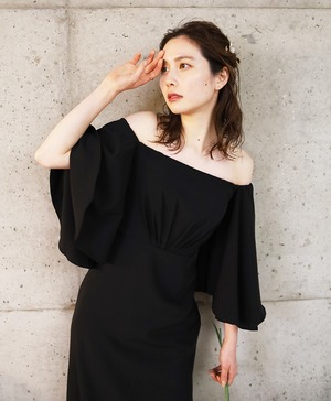【THE URBAN BLANCHE ORIGINAL 】ブラック  オフショルダー ウェディングドレス   商品番号：CD20（58280810） 東京（表参道）名古屋（覚王山）大阪（南船場）