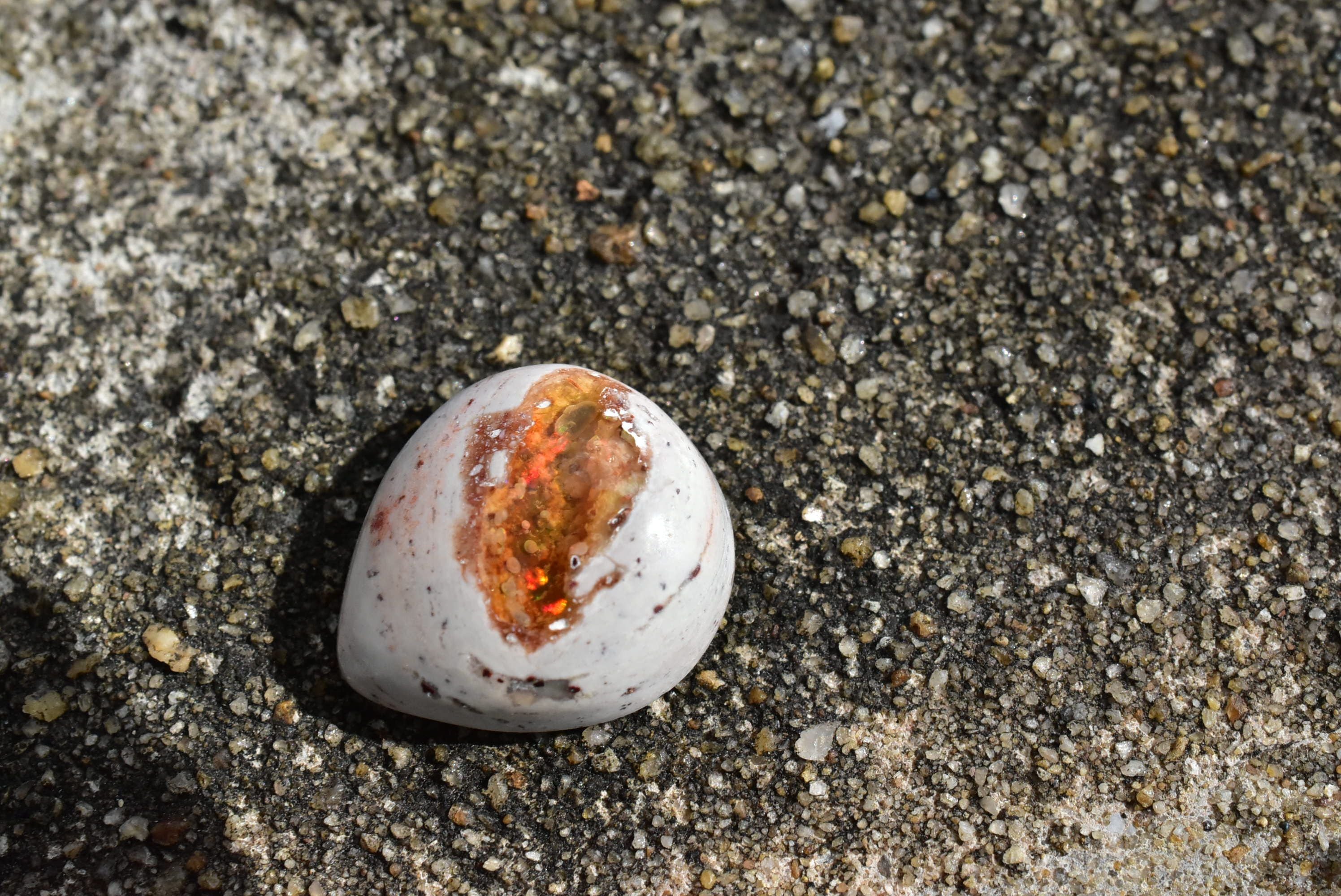 キラキラ虹色の卵★カンテラオパール ルース copa001 | Funky garuda Stone  (ファンキー・ガルーダ・ストーン)天然石と世界の宝物 powered by BASE