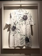 薔薇シブキTシャツ(白地×モノトーンバラ)