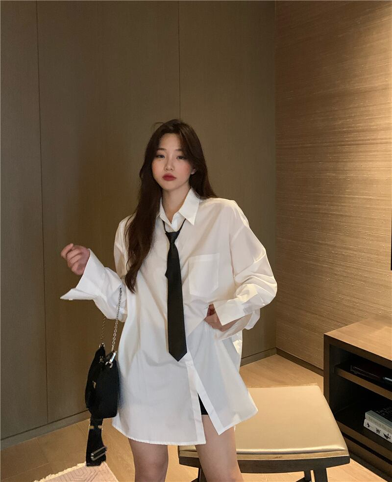 レトロな香港スタイルの長袖シャツレディース秋のルーズシャツデザインニッチミドル丈ホワイトトップ ブラックストロベリース11960452714