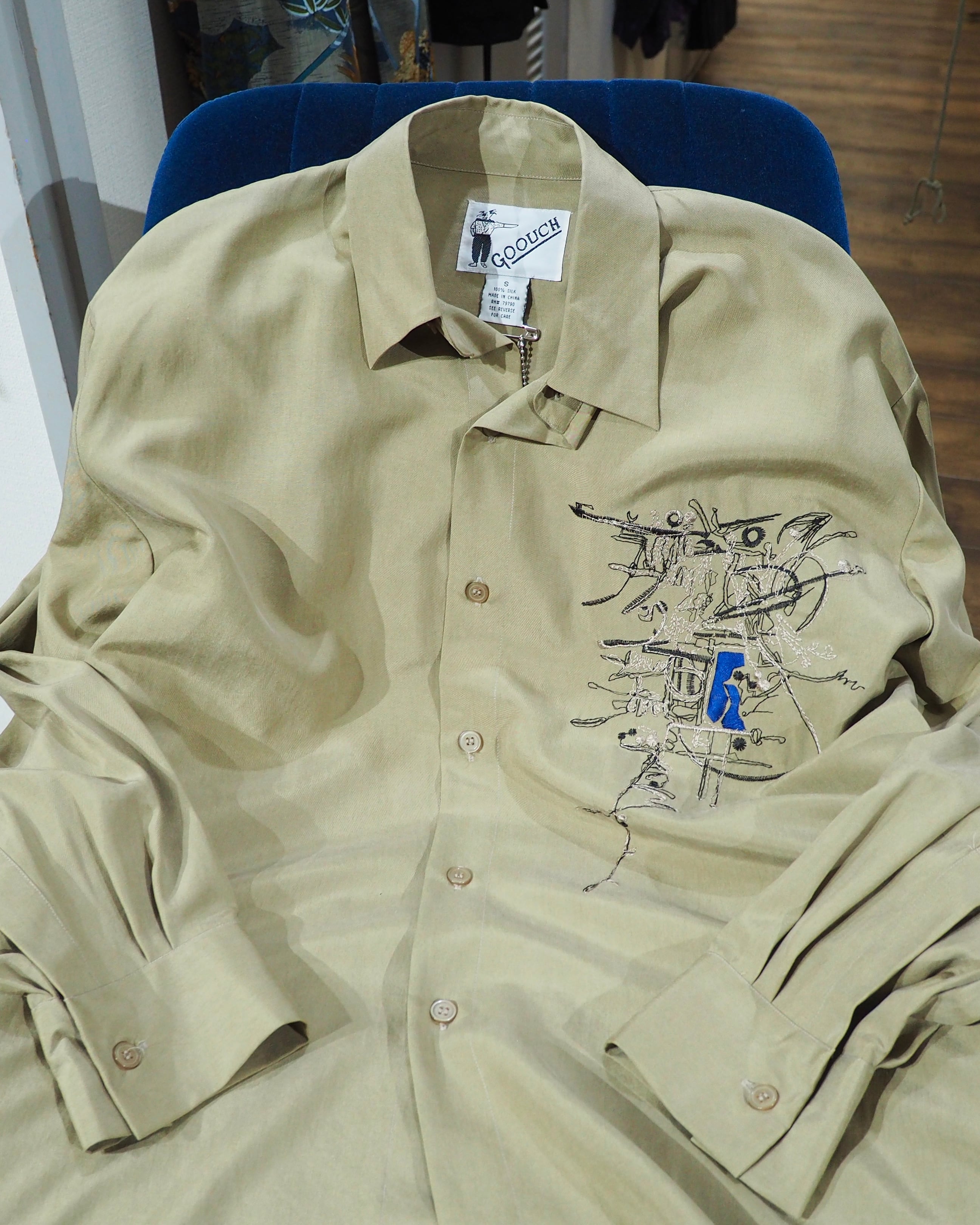 1980 - 90s " GOOUCH " Geometric Art Embroidery vintage Drape loose Silk shirt