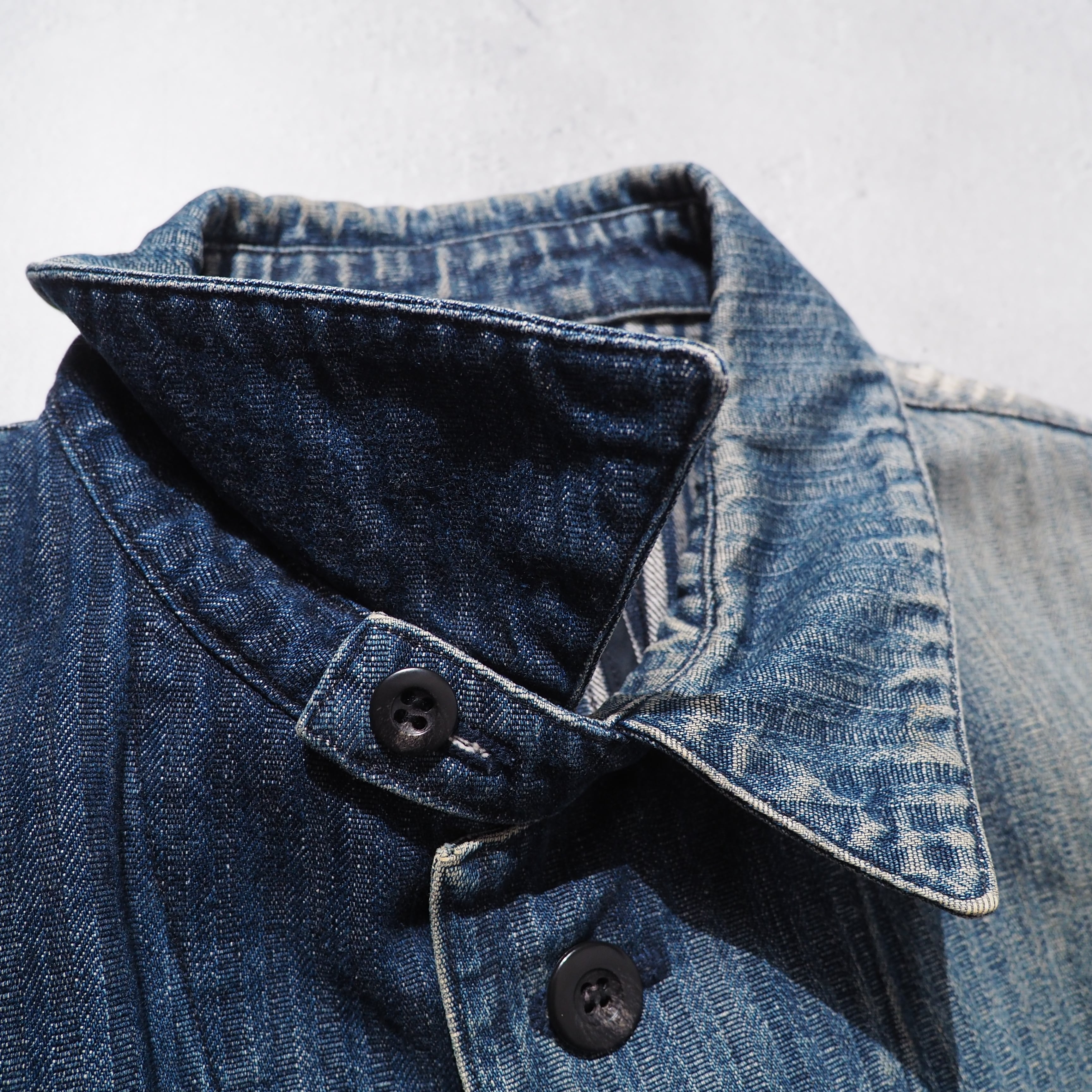 1990s " New Yorker " Beautiful Aging Indigo Denim vintage Cover All jacket