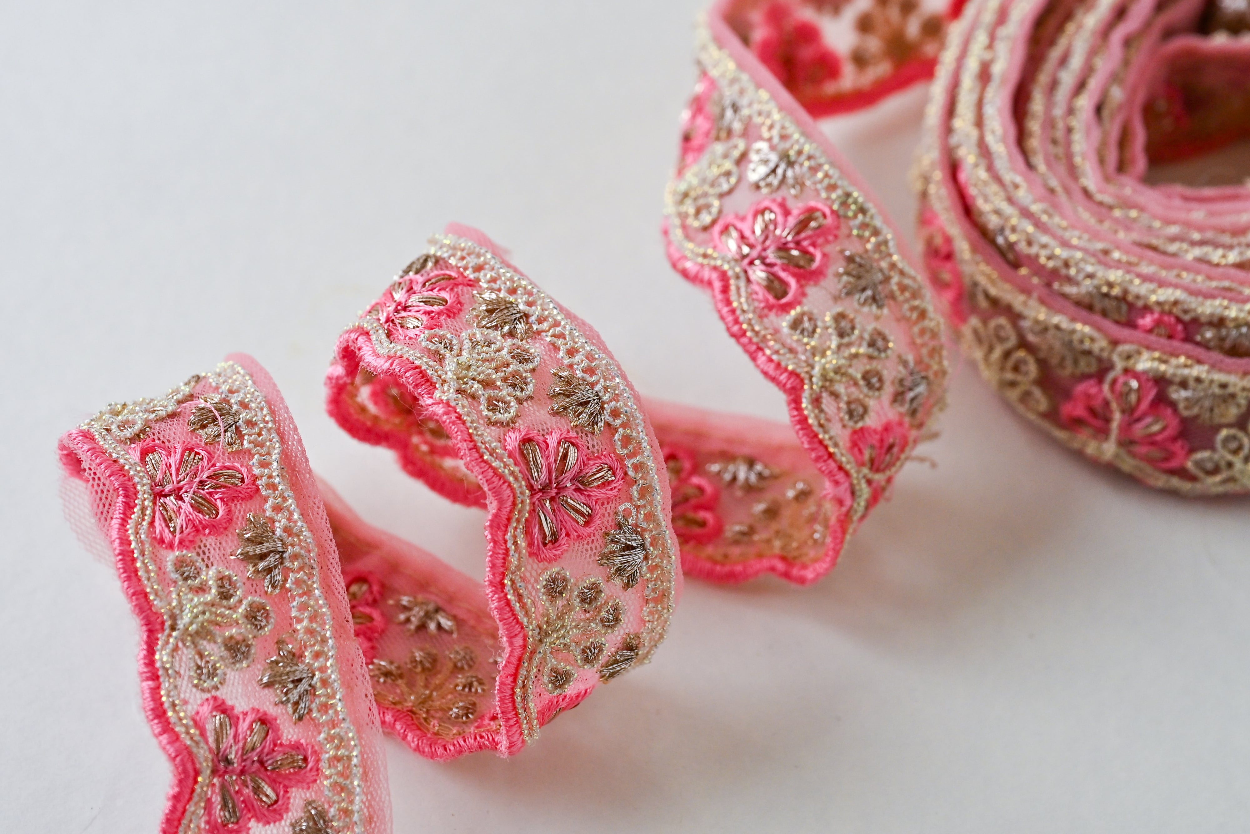 インドの刺繍リボン（お好きな柄を1メートル） | チェコガラスボタン