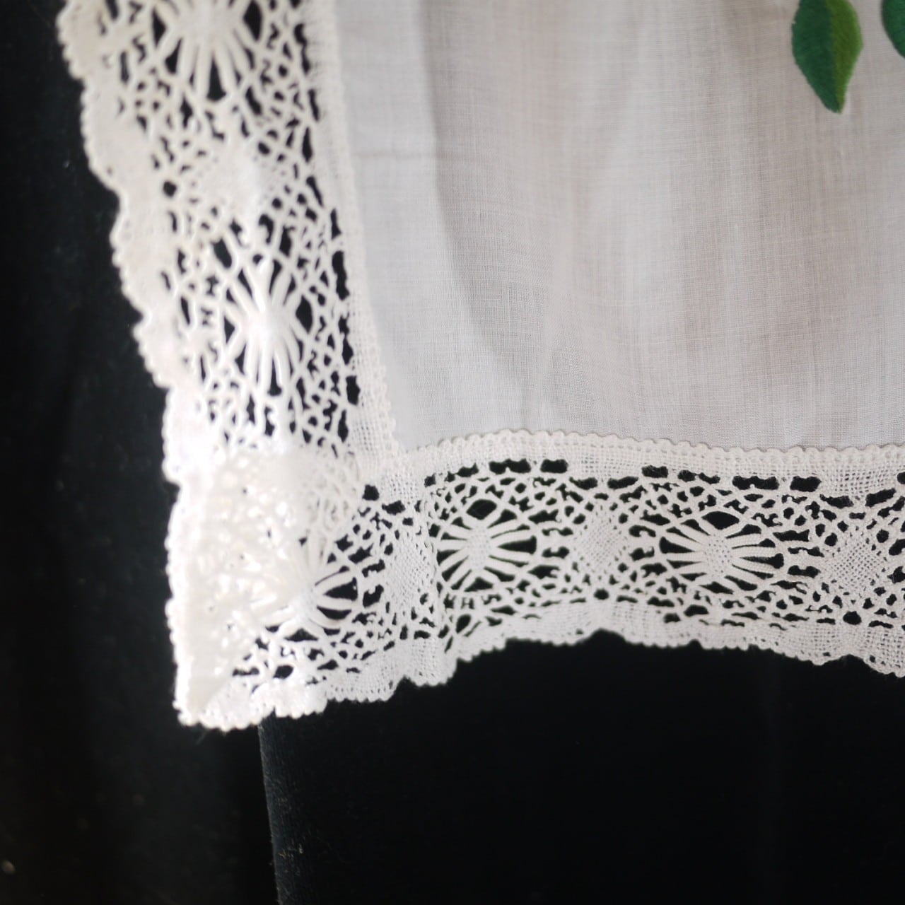 Kalocsa ハンガリー刺繍 レース カロチャ 花柄エプロン ヴィンテージ