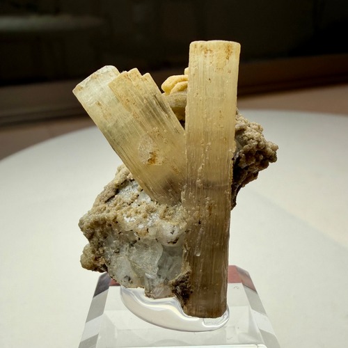 フローロアパタイト / パイライト / シデライト【Fluorapatite with Pyrite & Siderite】ペルー産