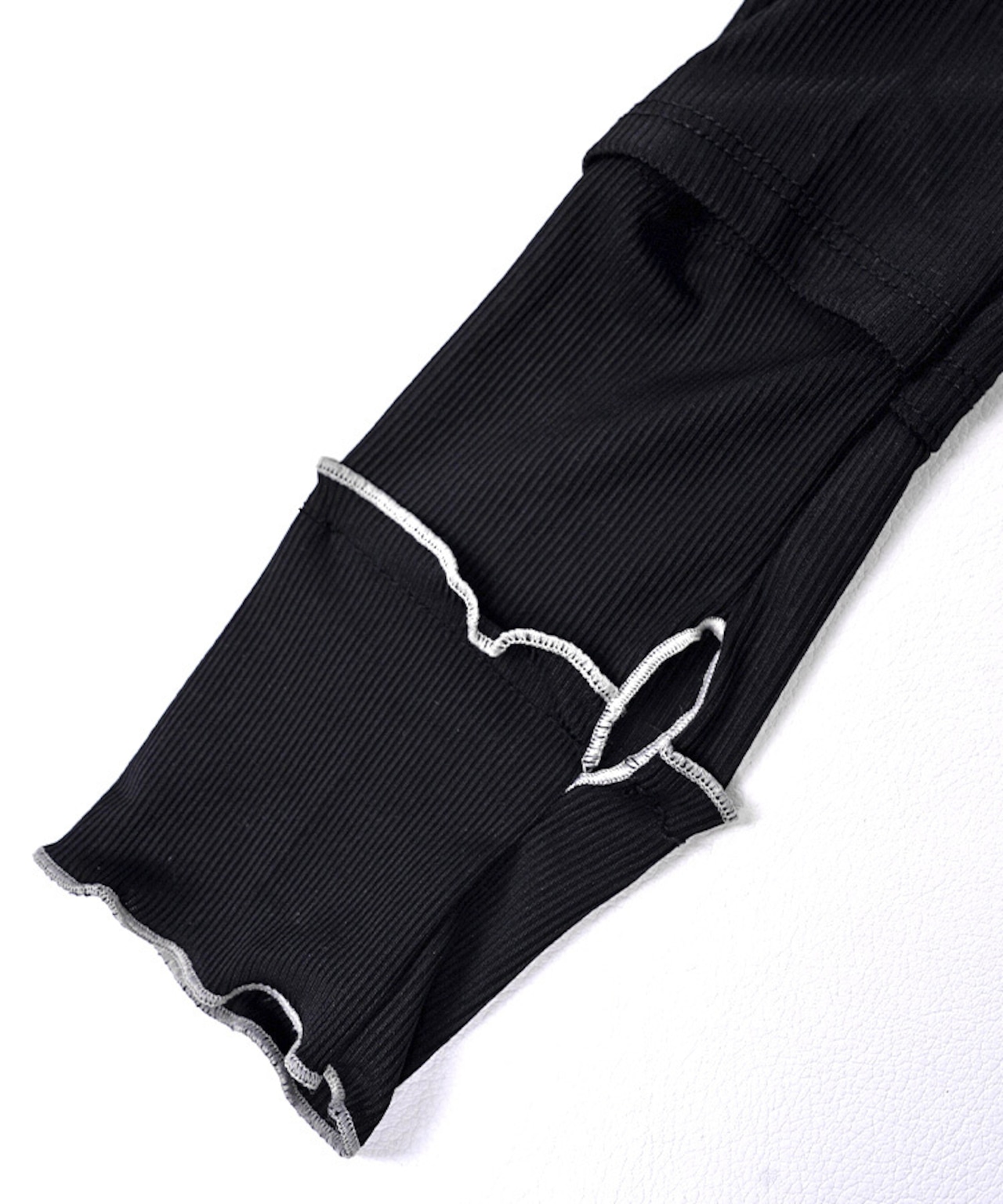 【直営限定ITEM】バイカラーメロウアームカバー (BLACK) CQ-49505H
