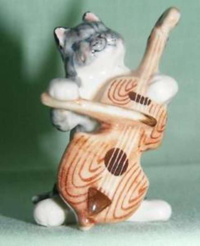 【送料無料】ミニチュアダブルベースklima miniature porcelain animal figure grey cat with double bass k730