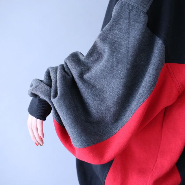 3-tone switching design XX over wide silhouette sweat pullover