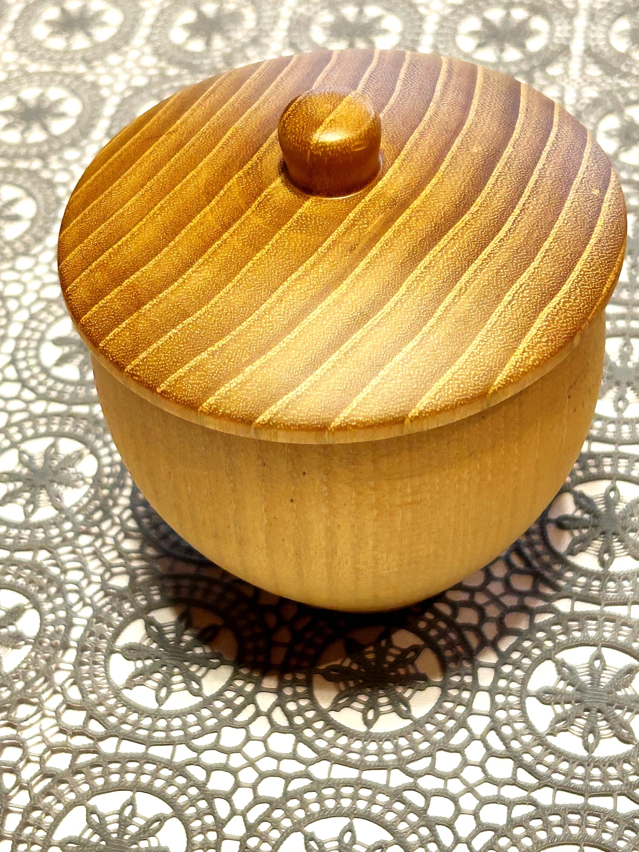 木製蓋付きポット