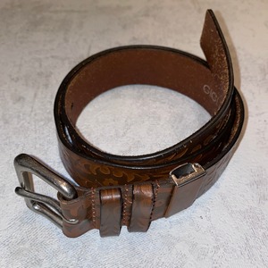 ROMEO GIGLI brown color carving leather belt