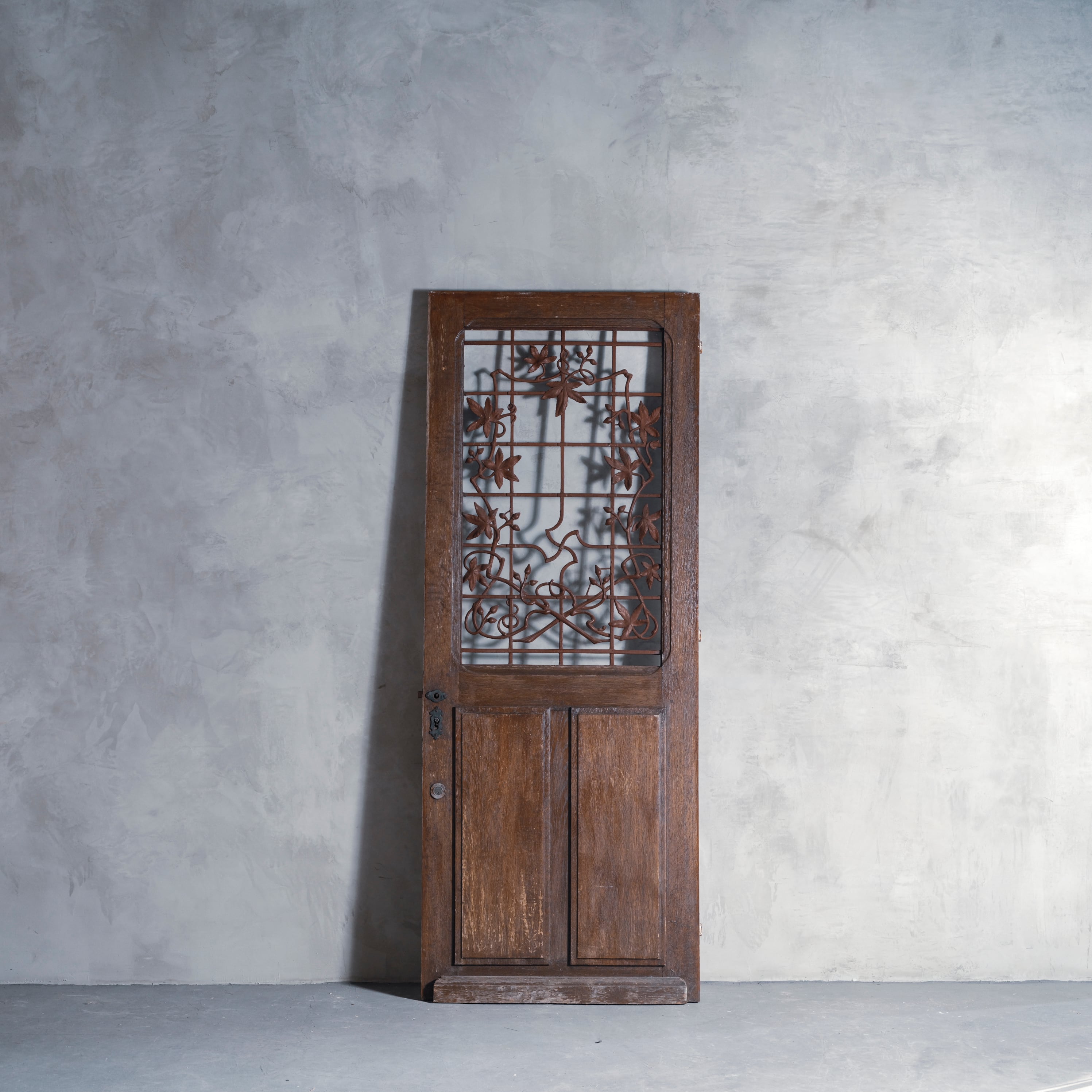 ドア/アンティークドア/ヨーロッパアンティークベルギー/アイアングリルドア/フレンチ/店舗什器/スタジオ背景