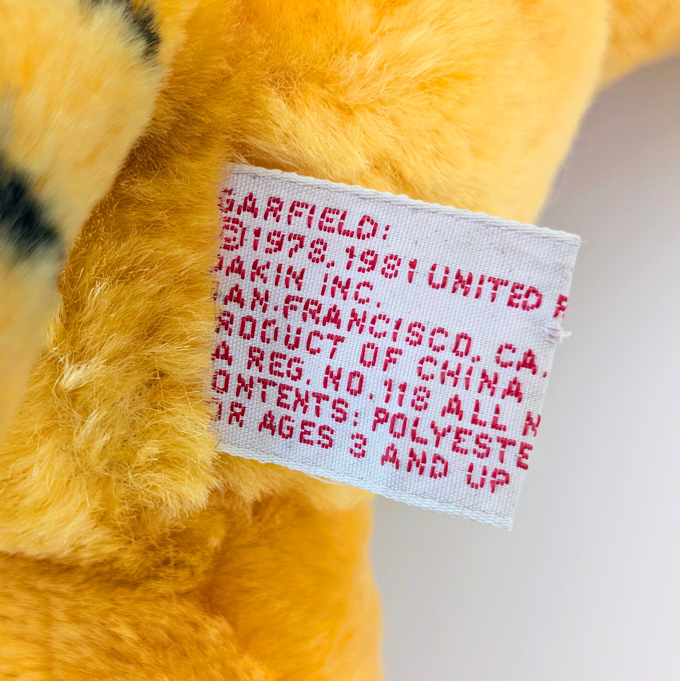 ☆ VINTAGE 1980年代初期 ☆【 Garfield ( ガーフィールド ) 】『 GARFIELD ATTACK CAT 』吸盤付きぬいぐるみ プラッシュ plush 1980年代年製 〚アメリカン雑貨 アメトイ〛