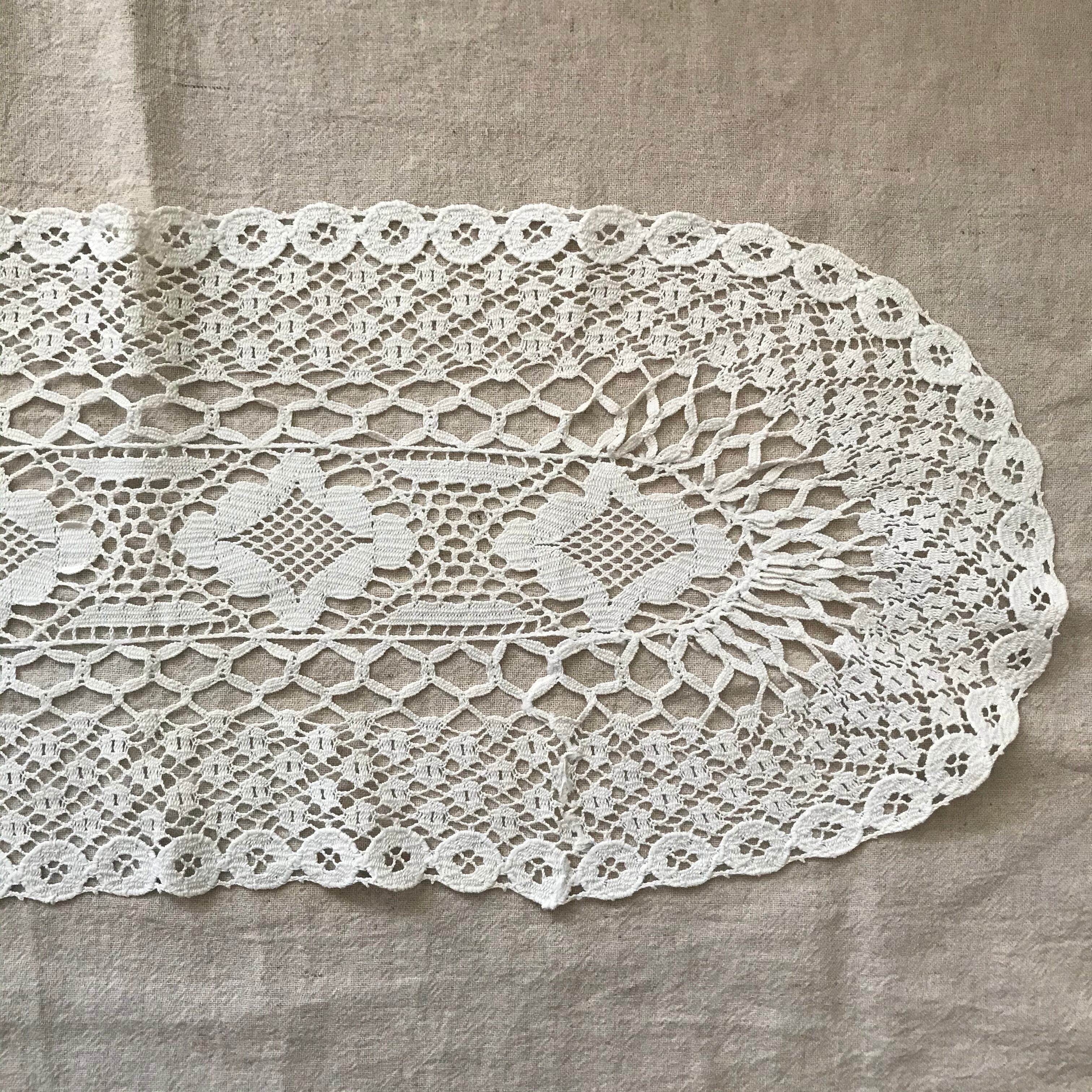 細長いドイリー