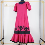 【ハワイ製 フラダンス衣装】ピンク T&L MUUMUU FACTORY ワンピース ドレス 黒 ブラック 鮮やか 華やか ハワイアン かわいい