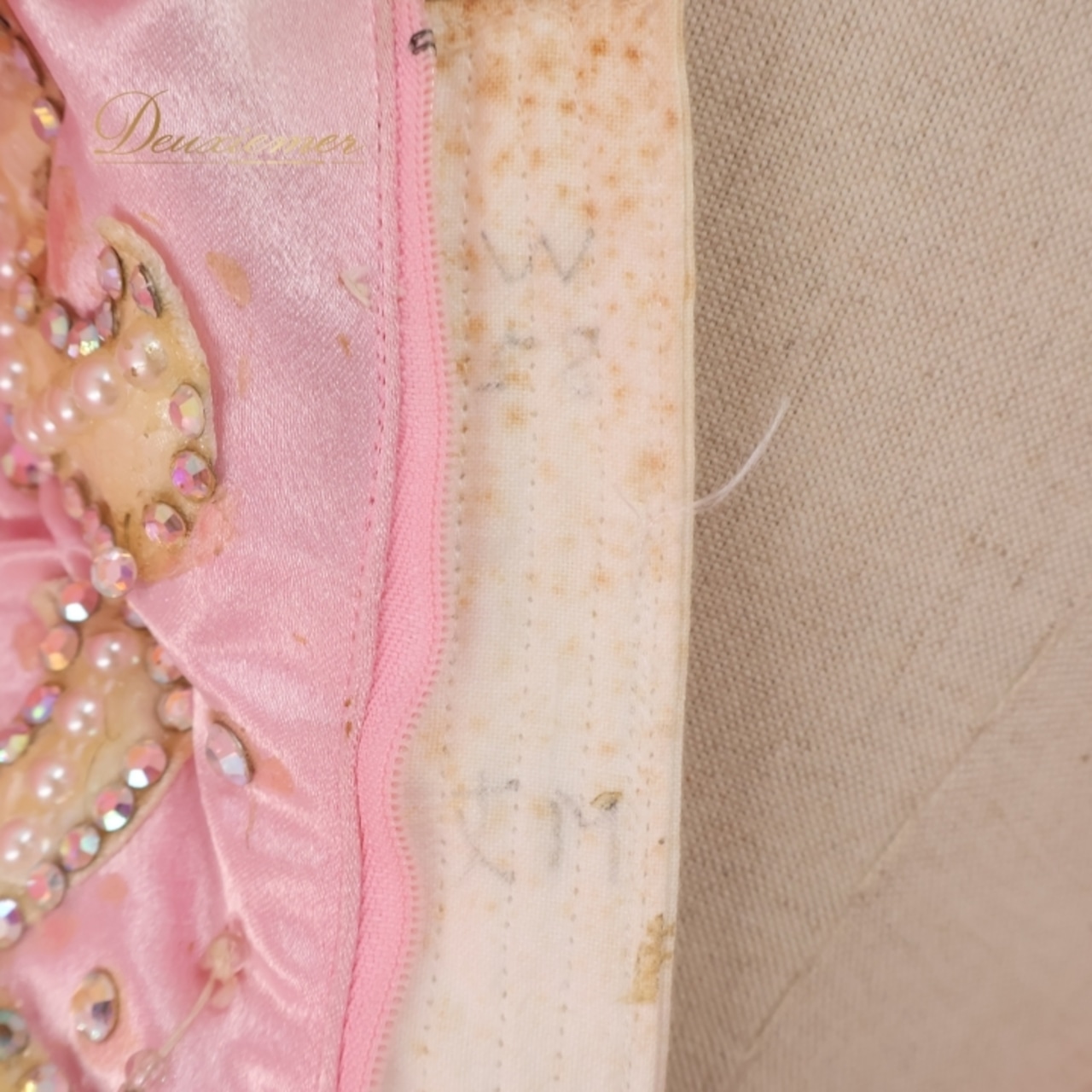 社交ダンス 衣装 スタンダードドレス ワンピース ドレス ファー フロート プリーツ デモ 競技 ダンス パーティ 発表会 ボリューム 豪華 細身 ピンク系 ホワイト系 高級感 ステージ用 競技用 大人向け 女性用 ダンスウエア