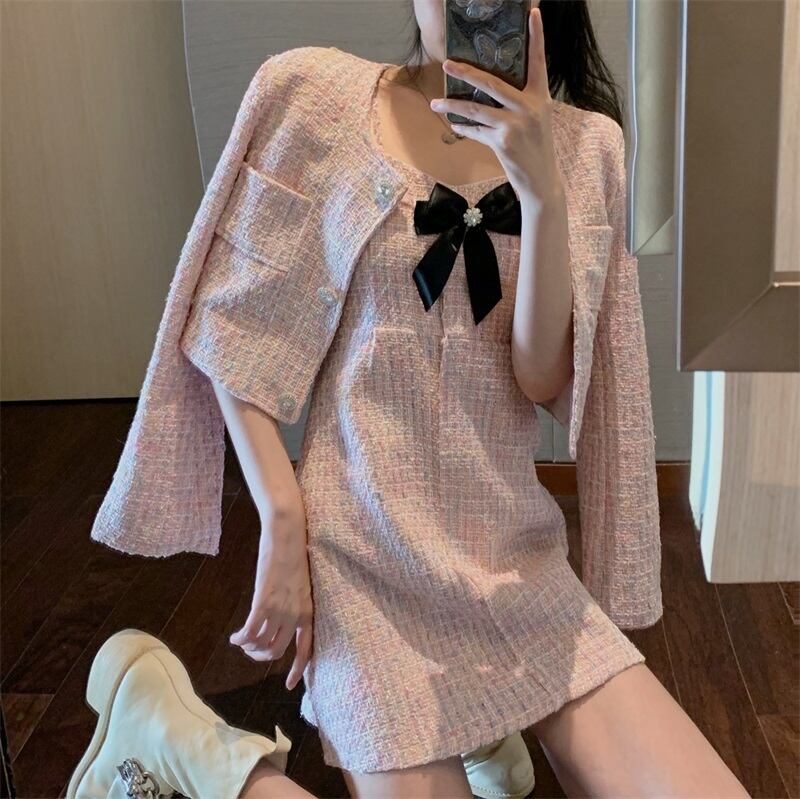 ファッション気質スーツ女性2020年秋新しい洋風ショートコートベストドレスツーピーススーツ ブラックストロベリース87063201850