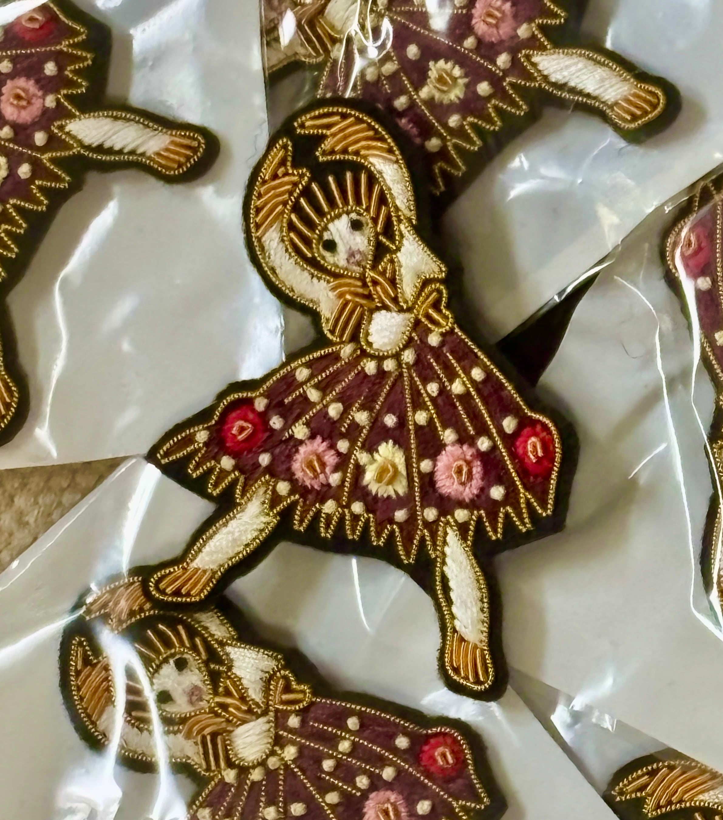 Vanilla : ザルドジ刺繍ブローチ ダンスドール / Zardozi Embroidery