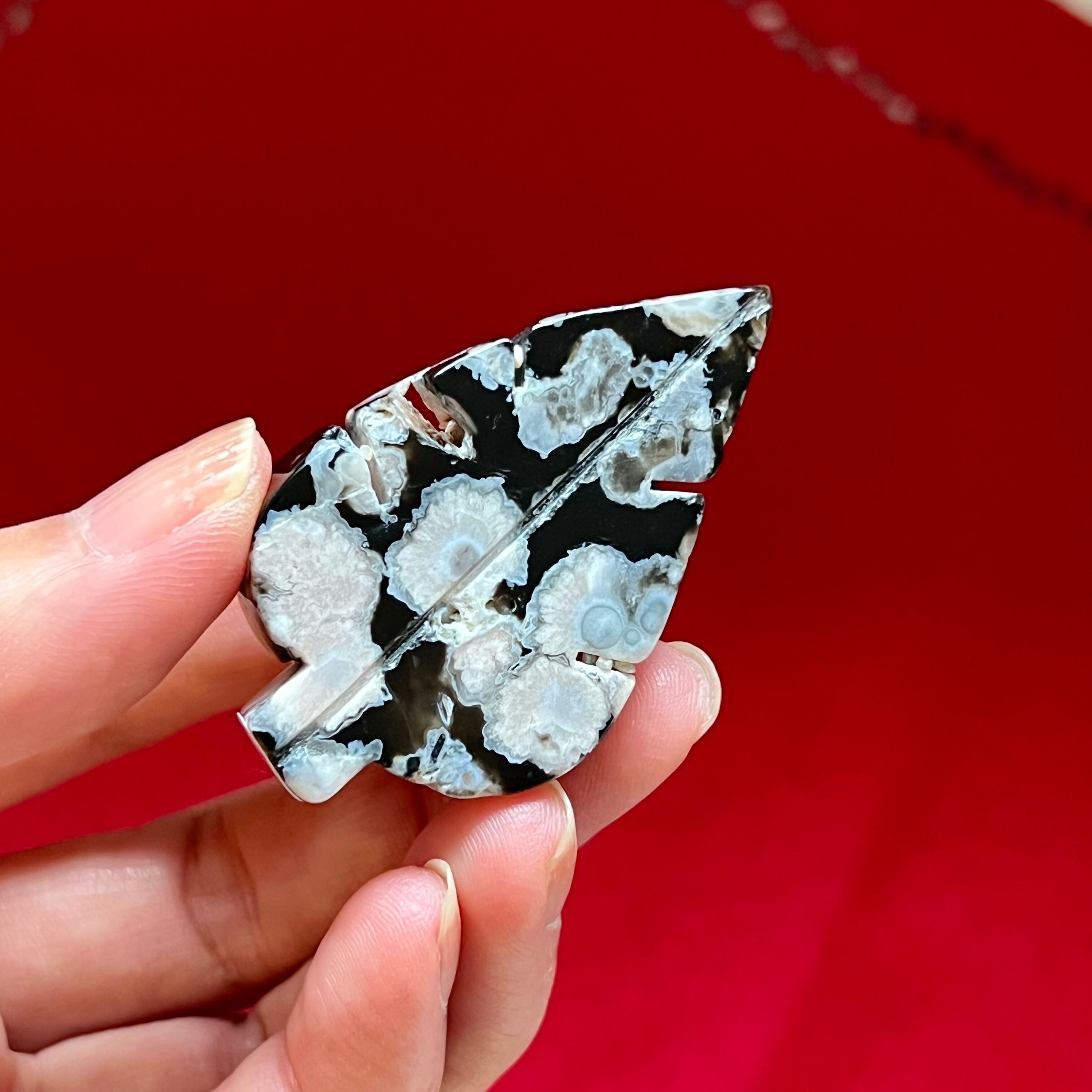 ブラックフラワーアゲート*リーフ2*和を感じる天然石*天然石インテリア*置き物