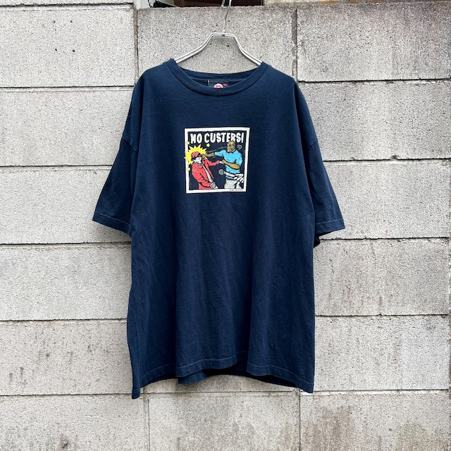 NO CUSTERS Big Tee